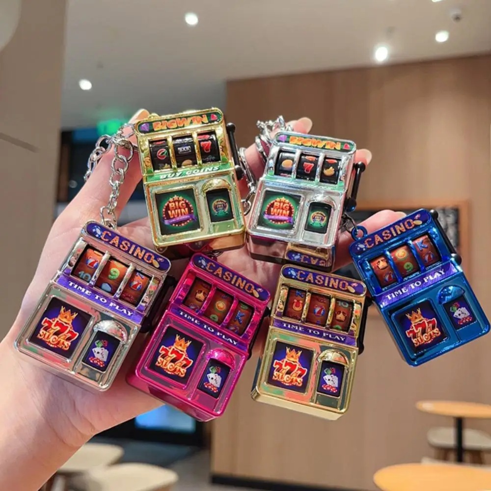 Fruit Slot Machine - ファッションスロットマシンキーホルダー ミニラッキージャックポット フルーツスロットペンダント ノベルティクリエイティブバッグチャーム 車のキーリング 面白いバッグデコレーションギフト